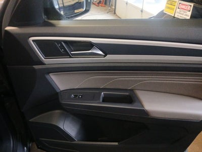 2021 Volkswagen Atlas Cross Sport 3.6L V6 SE w/Technology R-Line