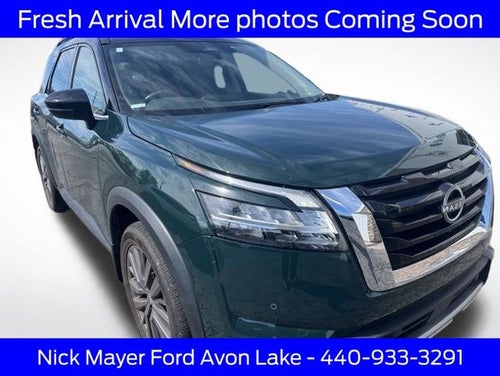 2024 Nissan Pathfinder SL
