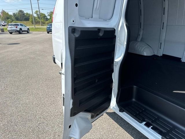 2025 Chevrolet Express Cargo 3500 WT