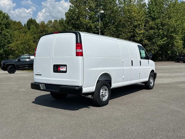 2025 Chevrolet Express Cargo 3500 WT