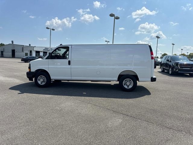 2025 Chevrolet Express Cargo 3500 WT