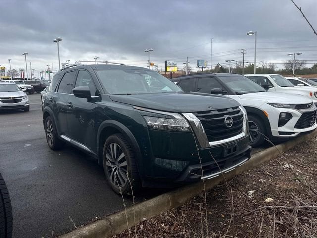 2023 Nissan Pathfinder Platinum