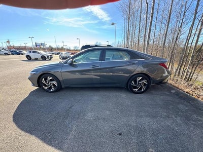 2024 Hyundai Elantra Limited