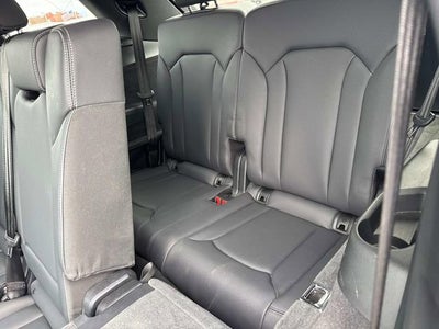 2025 Audi Q7 Premium Plus