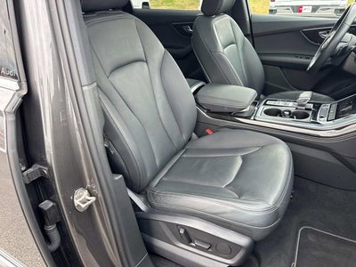 2025 Audi Q7 Premium Plus