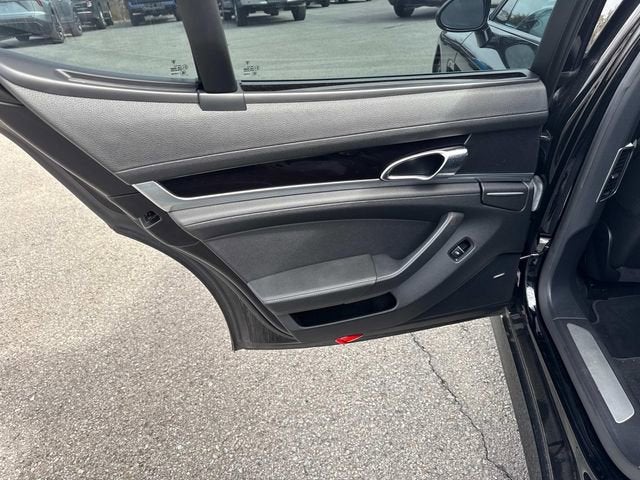 2015 Porsche Panamera 4