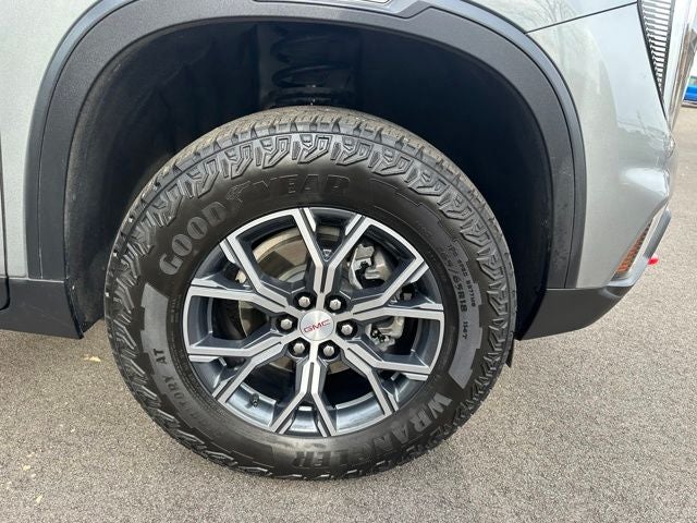2024 GMC Acadia AT4