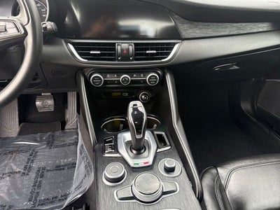 2021 Alfa Romeo Giulia Base