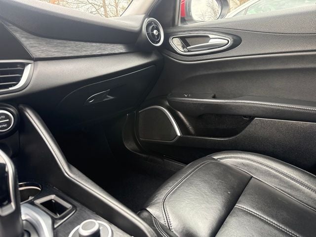 2021 Alfa Romeo Giulia Base