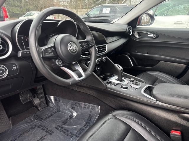 2021 Alfa Romeo Giulia Base