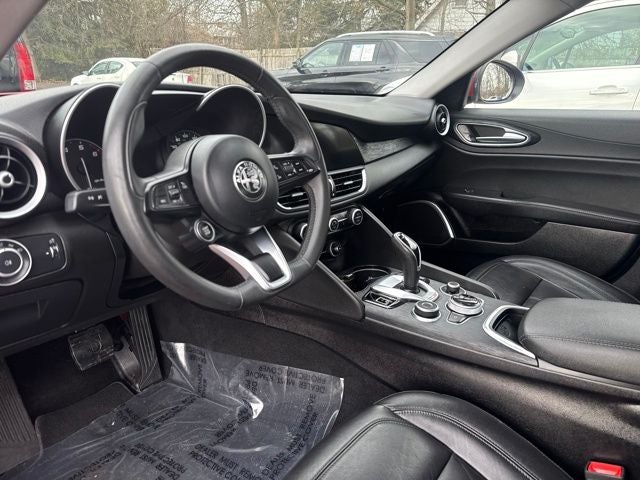 2021 Alfa Romeo Giulia Base