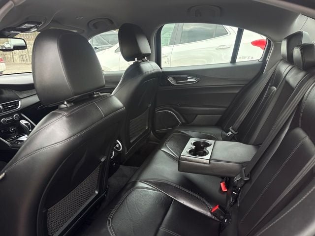 2021 Alfa Romeo Giulia Base