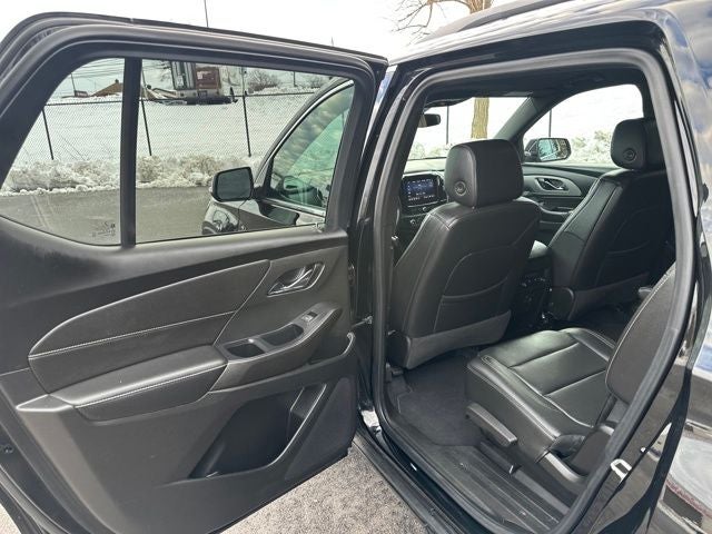2022 Chevrolet Traverse LT Leather