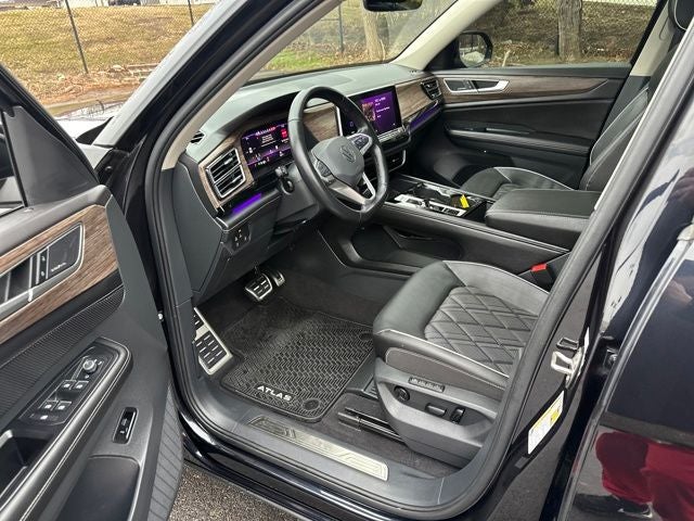 2024 Volkswagen Atlas 2.0T SEL Premium R-Line