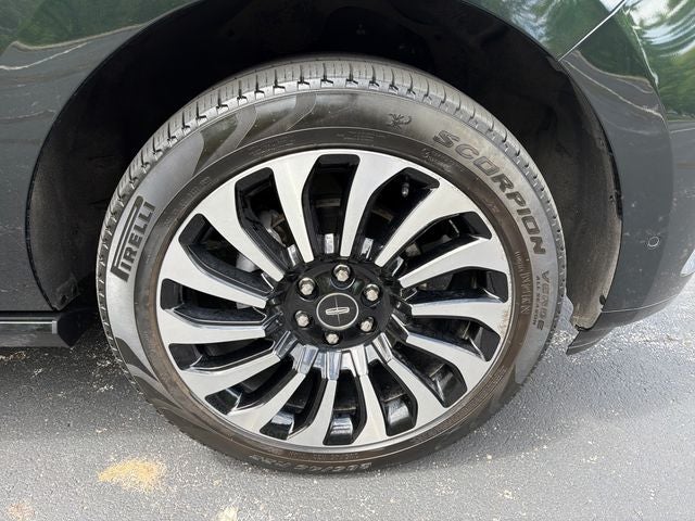 2022 Lincoln Navigator L Black Label