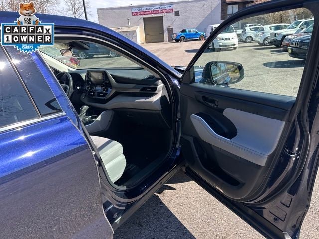 2022 Toyota Highlander LE