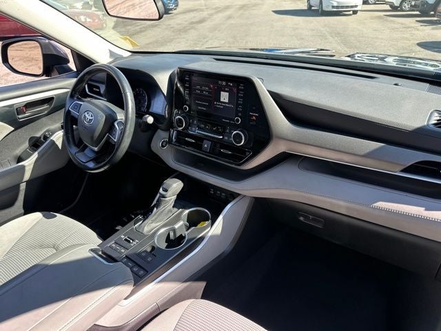 2022 Toyota Highlander LE