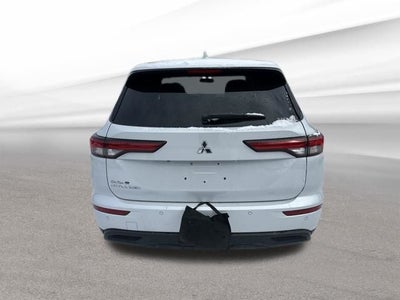 2022 Mitsubishi Outlander ES