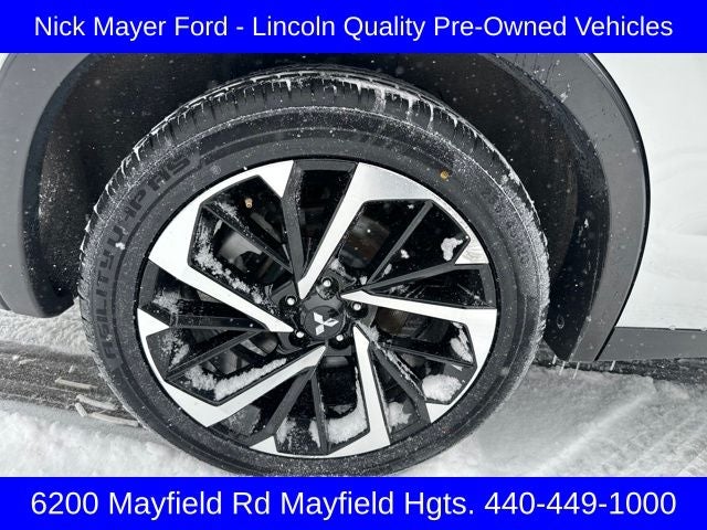 2024 Mitsubishi Outlander Base