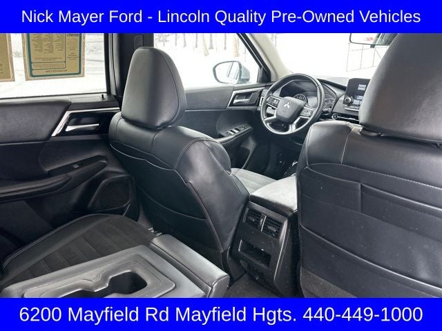 2024 Mitsubishi Outlander Base