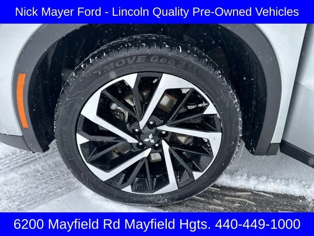 2024 Mitsubishi Outlander Base