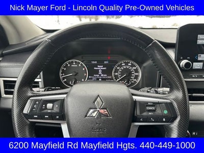 2024 Mitsubishi Outlander Base