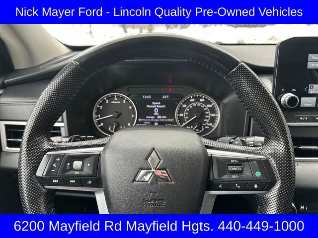 2024 Mitsubishi Outlander Base