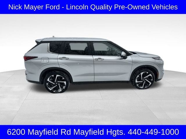 2024 Mitsubishi Outlander Base