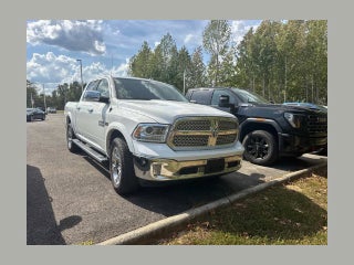 2017 RAM 1500 Laramie Crew Cab 4x4 5'7" Box