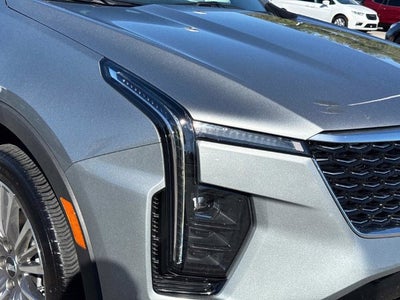 2025 Cadillac XT4 Premium Luxury