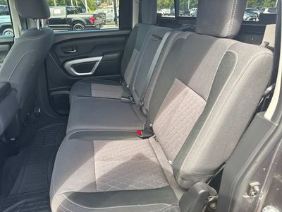 2024 Nissan TITAN Crew Cab SV 4x4