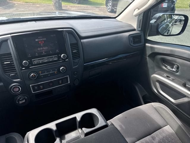 2024 Nissan TITAN Crew Cab SV 4x4