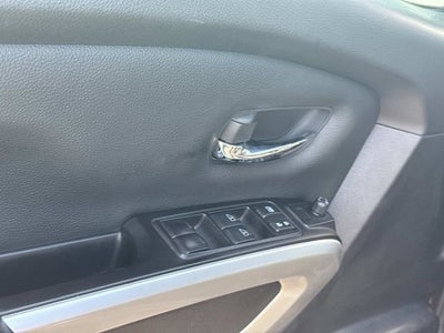 2024 Nissan TITAN Crew Cab SV 4x4