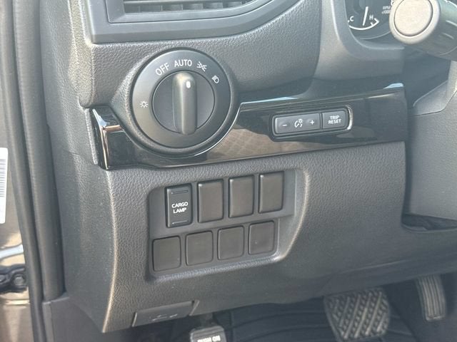 2024 Nissan TITAN Crew Cab SV 4x4