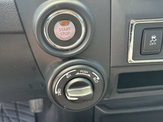 2024 Nissan TITAN Crew Cab SV 4x4