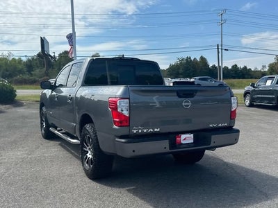 2024 Nissan TITAN Crew Cab SV 4x4