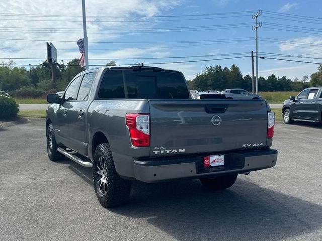 2024 Nissan TITAN Crew Cab SV 4x4