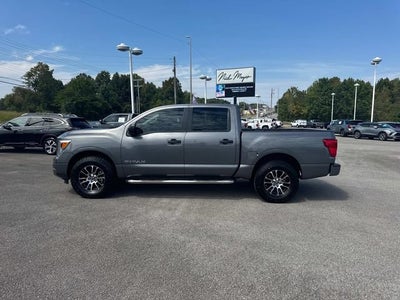 2024 Nissan TITAN Crew Cab SV 4x4