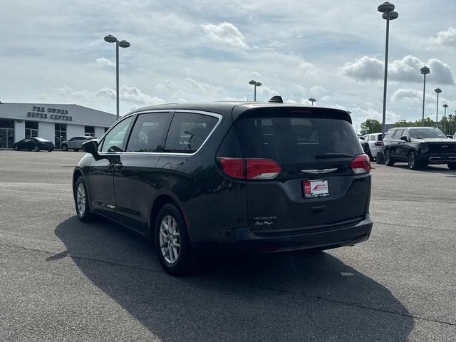 2023 Chrysler Voyager LX