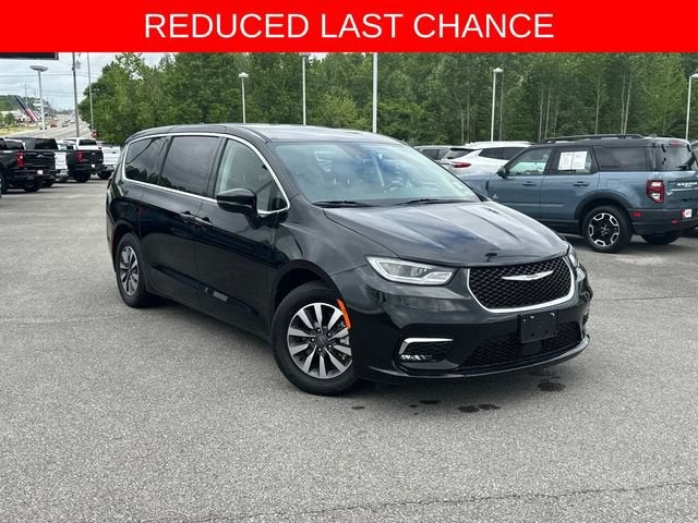 2024 Chrysler Pacifica Hybrid Select