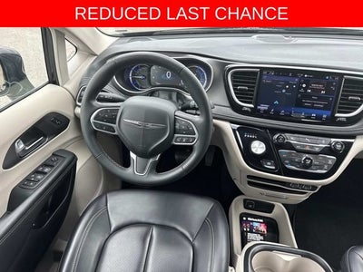 2024 Chrysler Pacifica Hybrid Select