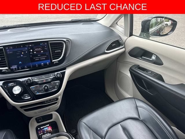 2024 Chrysler Pacifica Hybrid Select