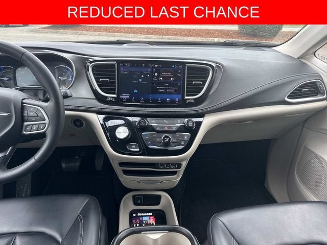 2024 Chrysler Pacifica Hybrid Select
