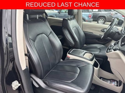 2024 Chrysler Pacifica Hybrid Select