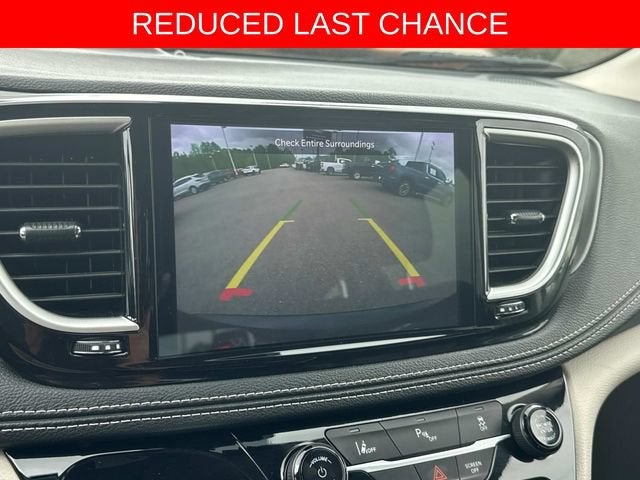 2024 Chrysler Pacifica Hybrid Select