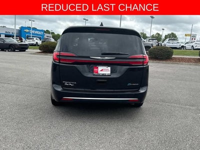 2024 Chrysler Pacifica Hybrid Select