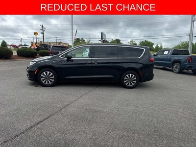 2024 Chrysler Pacifica Hybrid Select