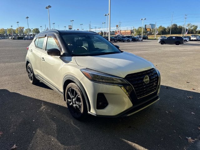 2022 Nissan Kicks SR