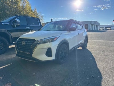 2022 Nissan Kicks SR