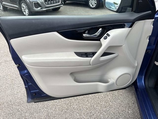 2022 Nissan Rogue Sport SV FWD Xtronic CVT